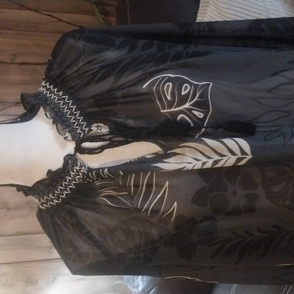 CAbi Aloha Blouse Style Semi Sheer Black Print Long Sleeve Smocking Size M - Picture 4 of 9